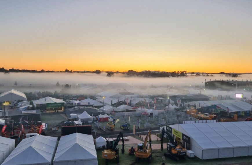 Punters stream into fine and frosty Fieldays