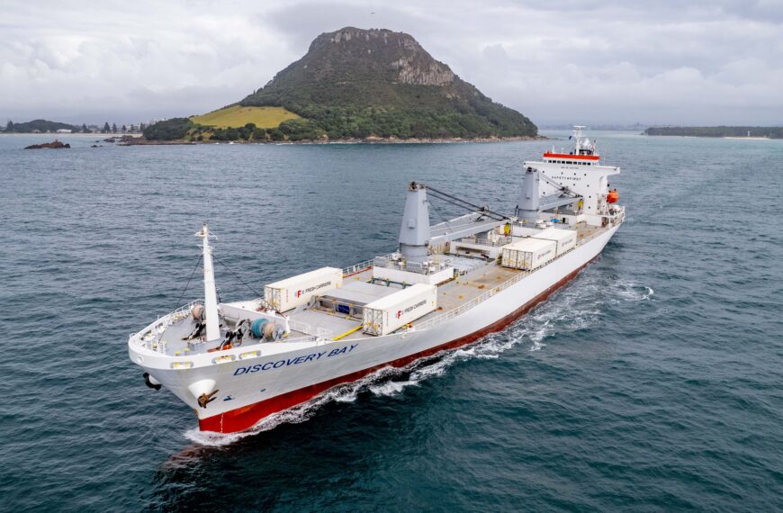 Last of the season’s kiwifruit cargo ships out