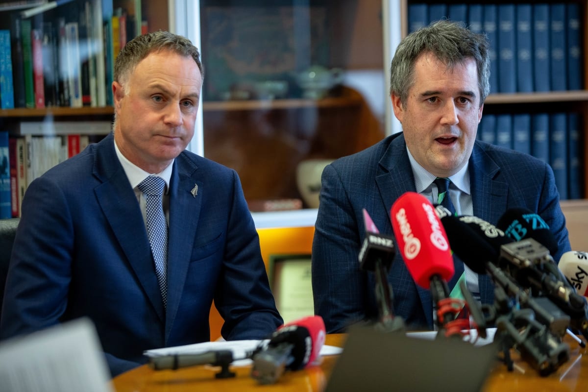 Government gives councils amalgamation ultimatum
