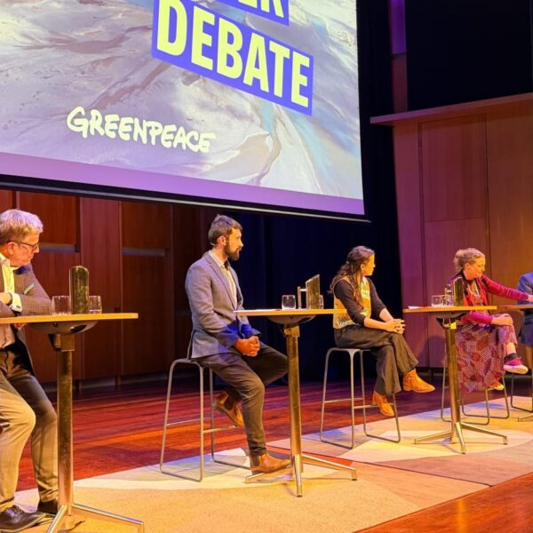 Debate4 Debate doubts: Does anyone believe the two Chrises?
